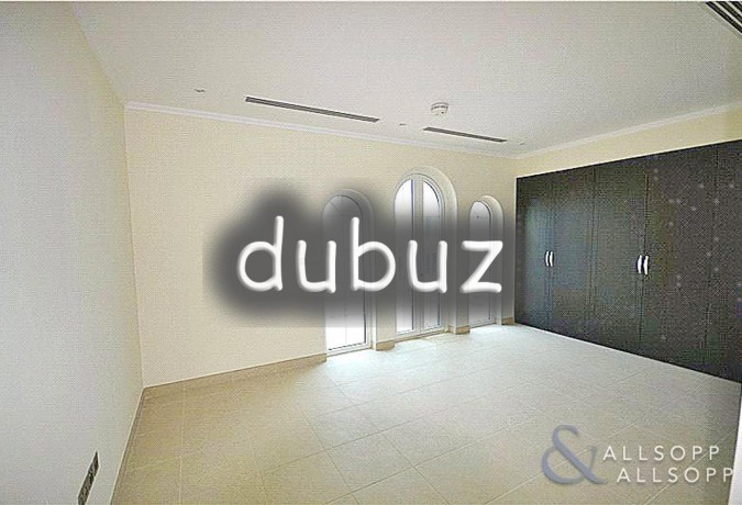 exclusive-immaculate-3-bedroom-large-big-4