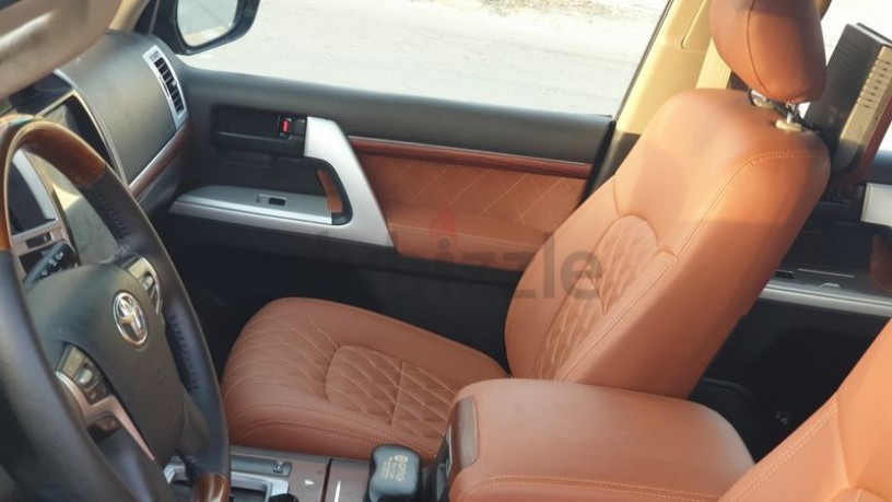 toyota-land-cruiser-2010-gxr-v8-facelifted-2018-gcc-in-excellent-condition-big-5