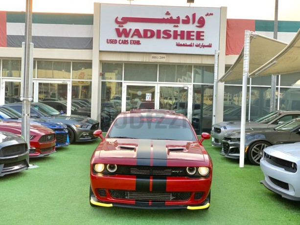 monthly-1000challenger-2017-full-option-v8-kit-srtsunroofleatherbig-screen-big-7