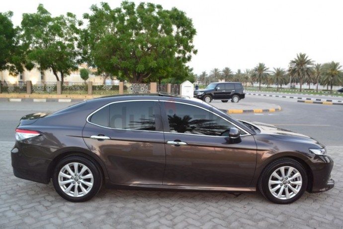 camry-se-v4-2018-gccfull-optionsunroofaccident-freeoriginal-pai-big-5