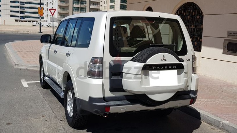 2009-pajero-4wd-7-seater-family-used-very-clean-big-1