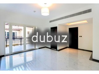 Ready to move in 4-bed villa over looking polo fields