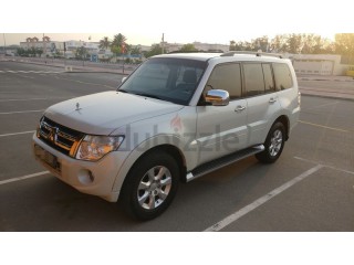 
                            
                            Mitsubishi Pajero 3.5L LWB 2014 model, GCC spec
                            
                        