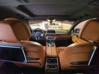 
                            
                            BMW 740Li M KIT 2017 Top options
                            
                        