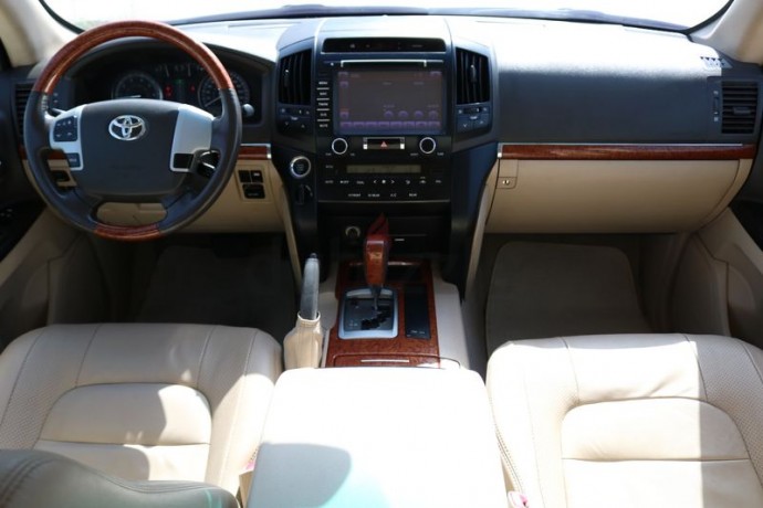 toyota-land-cruiser-v8-gxr-2014-ref57-big-10