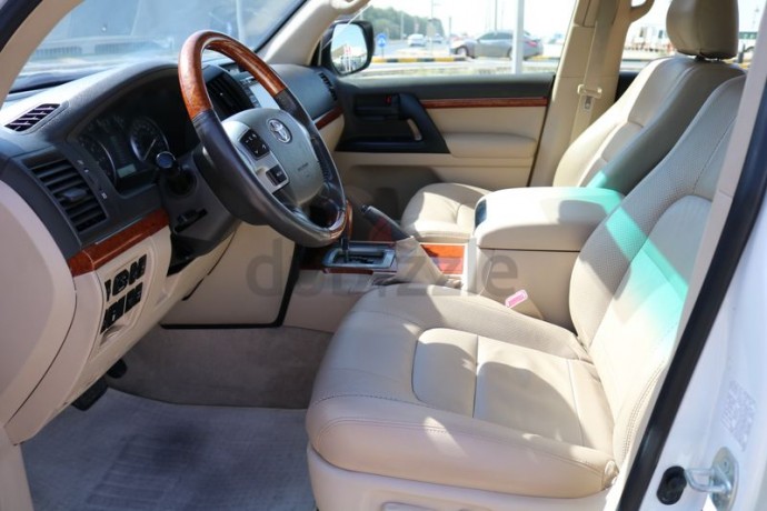 toyota-land-cruiser-v8-gxr-2014-ref57-big-5