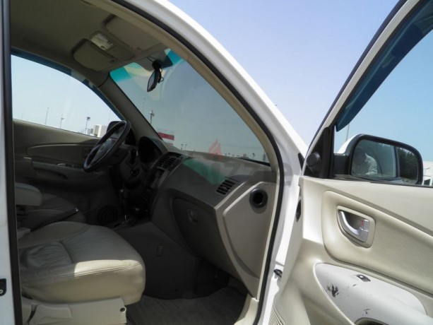 hyundai-tucson-2006-diesel-japan-ref189-big-6