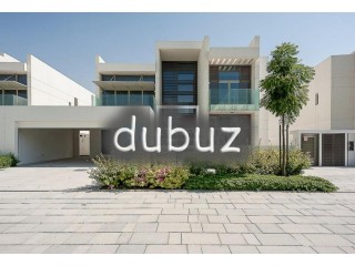 Elegant contemporary 5 BR Villa w/ Great location