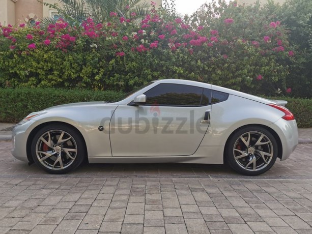 nissan-z370-top-of-the-range-very-clean-big-10