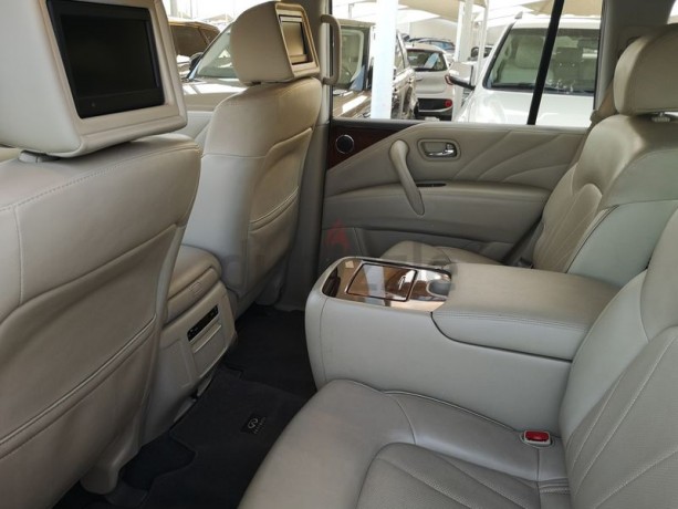 infiniti-qx80-2017-gcc-big-5