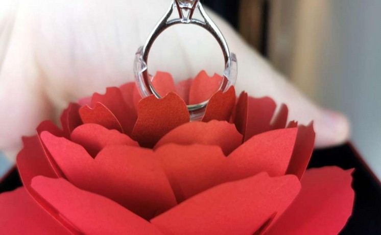 1-carat-solitaire-diamond-ring-big-0
