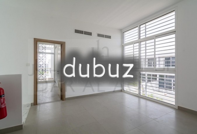 best-location-ready-unit-single-row-spacious-big-0