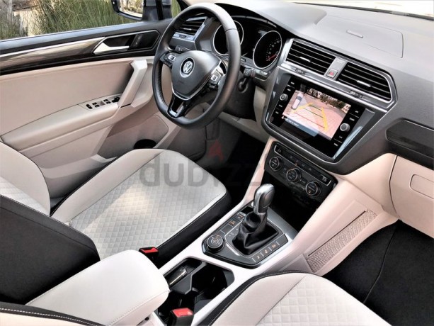 perfect-condition-2018-tiguan-20-tsi-4motion-service-contract-warranty-till-2023-big-9