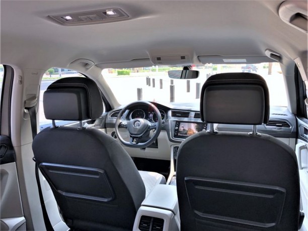 perfect-condition-2018-tiguan-20-tsi-4motion-service-contract-warranty-till-2023-big-8
