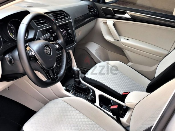perfect-condition-2018-tiguan-20-tsi-4motion-service-contract-warranty-till-2023-big-6