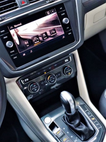 perfect-condition-2018-tiguan-20-tsi-4motion-service-contract-warranty-till-2023-big-3