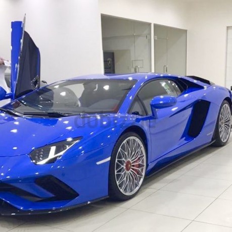 lamborghini-low-milage-full-carbon-pristine-aventador-superveloce-big-9