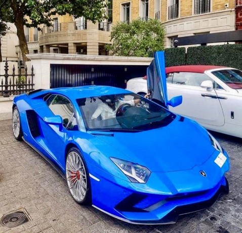 lamborghini-low-milage-full-carbon-pristine-aventador-superveloce-big-6