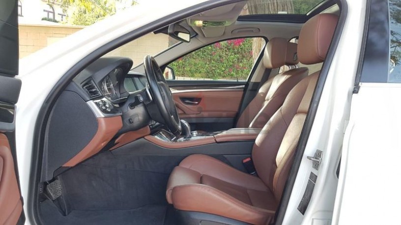 unique-bmw-528i-v6-turbo-top-of-the-range-100-accidents-and-paint-free-very-low-mileage-big-0
