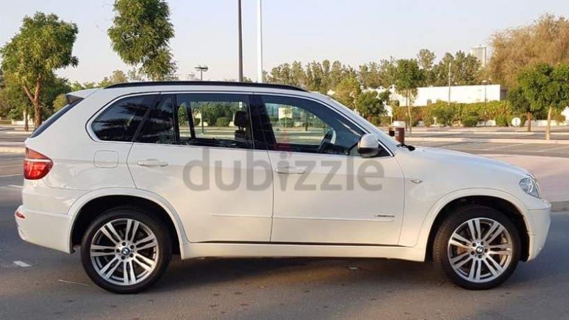 m-performance-bmw-x5-twin-turbo-v8-100-factory-paint-and-accidents-free-7-seaters-gcc-big-8