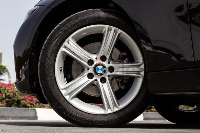 bmw-320i-m-kit-2016-gcc-1335-aedmonthly-under-5-year-warranty-service-contract-big-0