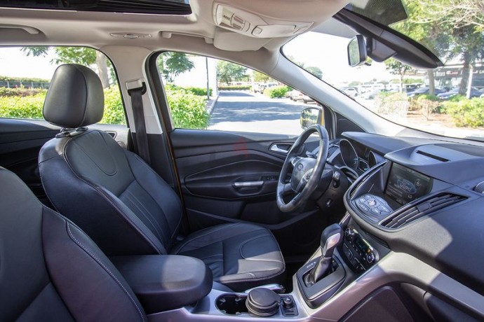 ford-escape-2015-gcc-assist-and-facility-in-down-payment-785-aedmonthly-1-year-warranty-big-4