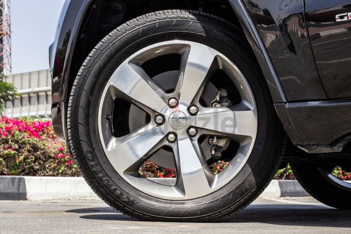 jeep-grand-cherokee-overland-2014-gcc-1225-aedmonthly-1-year-warranty-unlimited-km-big-0