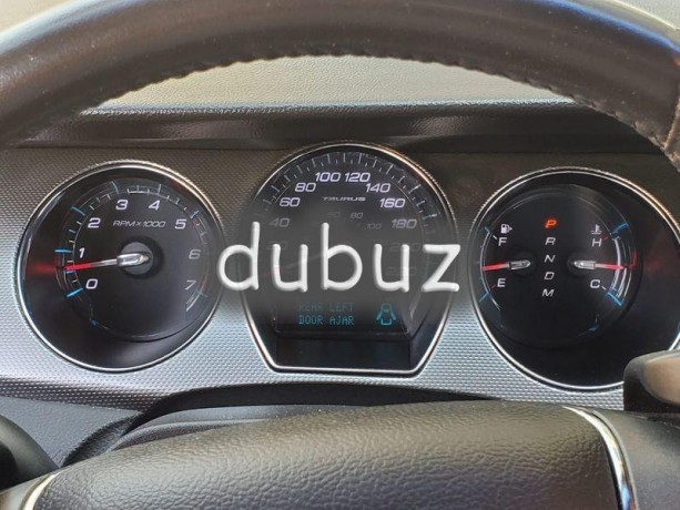 ford-taurus-gcc-full-options-low-millage-big-6