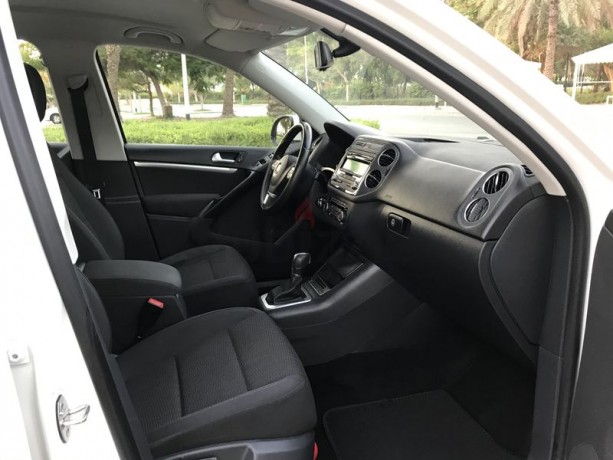 vw-tiguan-2014-gcc-20-turbo-4-motion-tsi-awd-4wd-original-paint-big-8