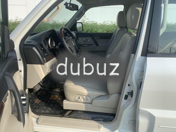 full-option-mitsubishi-pajero-35-l-v6-only-815x60-monthly-with-unlimited-km-warranty-big-13