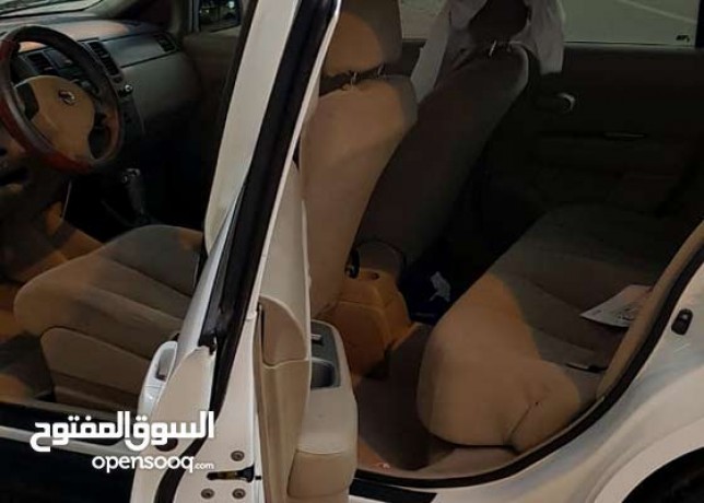 nissan-tiida-2011-model-for-sale-big-1