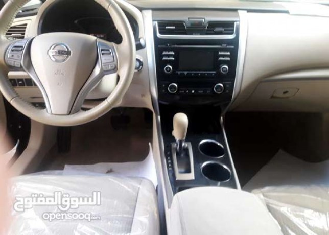 full-option-nissan-altima-beige-interior-big-1