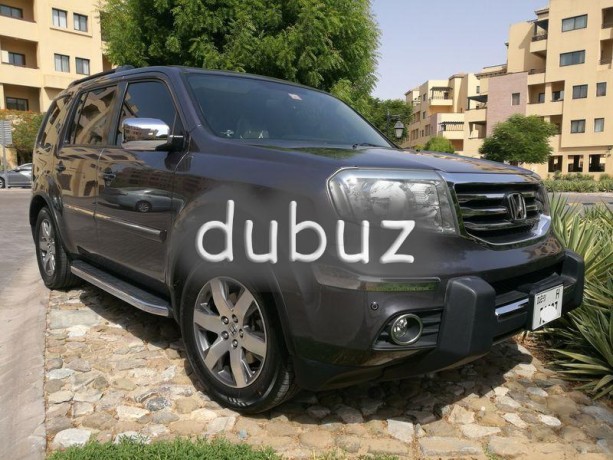 very-rare-condition-only-8756-km-2015-honda-pilot-touring-top-of-the-range-gcc-big-16