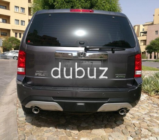 very-rare-condition-only-8756-km-2015-honda-pilot-touring-top-of-the-range-gcc-big-14