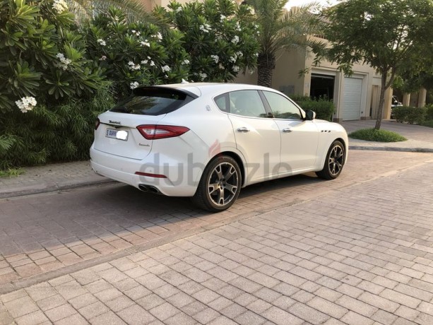 maserati-levante-as-new-inside-no-accidents-big-5