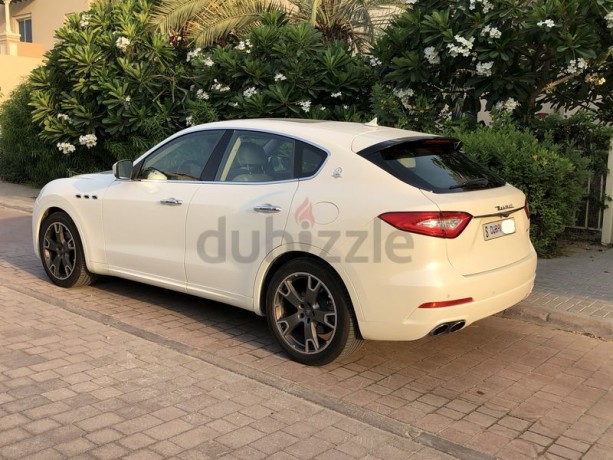 maserati-levante-as-new-inside-no-accidents-big-0