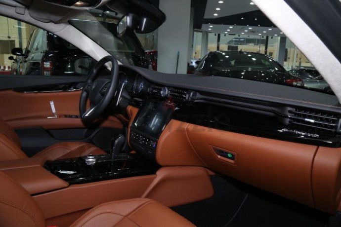aed4230month-warranty-available-2018-maserati-qp-30l-v6-twin-turbo-gransport-best-deal-big-7