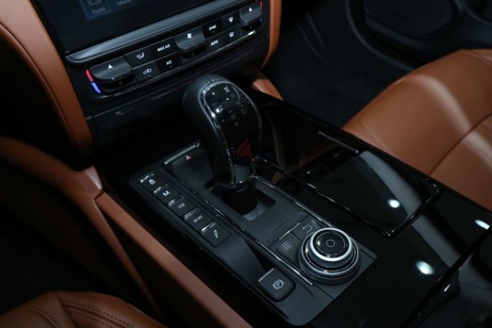 aed4230month-warranty-available-2018-maserati-qp-30l-v6-twin-turbo-gransport-best-deal-big-2