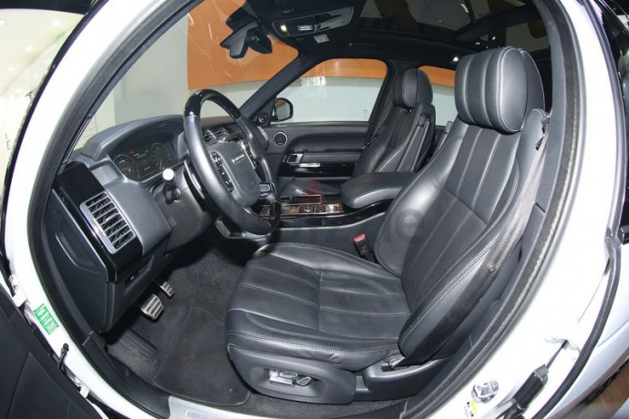 immaculate-condition-2013-range-rover-vogue-se-50l-v8-sc-fsh-svo-kite-best-deal-big-13