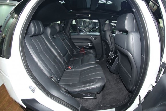 immaculate-condition-2013-range-rover-vogue-se-50l-v8-sc-fsh-svo-kite-best-deal-big-9