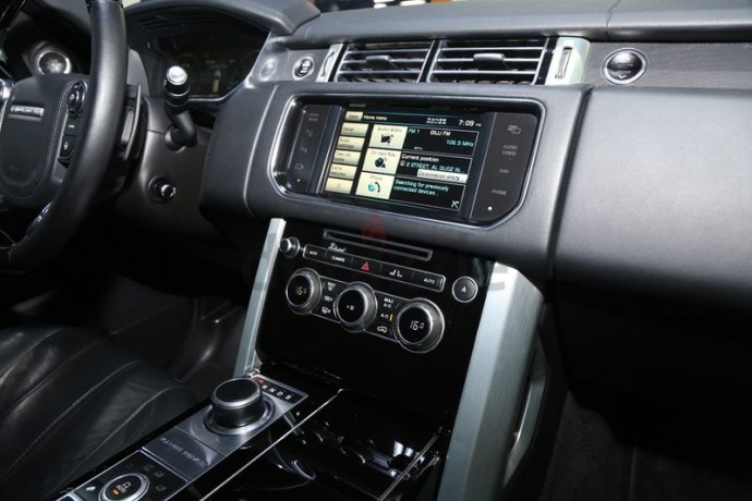 immaculate-condition-2013-range-rover-vogue-se-50l-v8-sc-fsh-svo-kite-best-deal-big-7