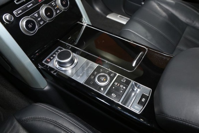 immaculate-condition-2013-range-rover-vogue-se-50l-v8-sc-fsh-svo-kite-best-deal-big-3
