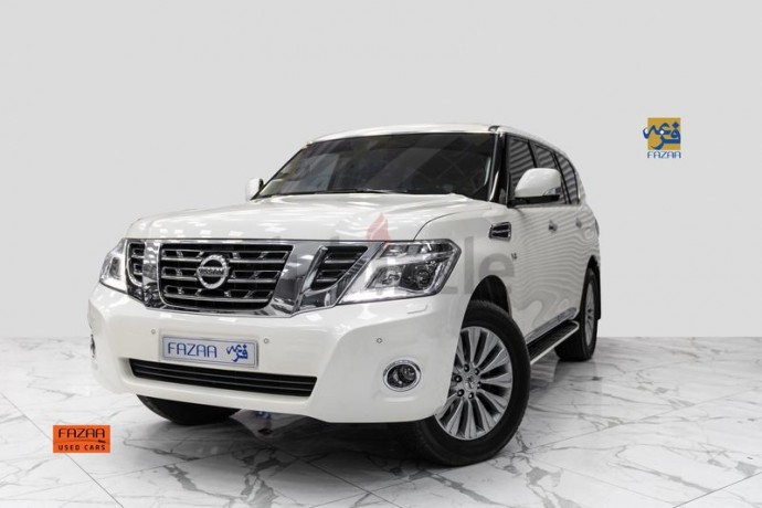 nissan-patrol-titanium-v8-2018-white-big-11