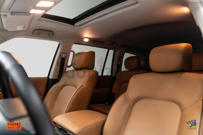 nissan-patrol-titanium-v8-2018-white-big-4