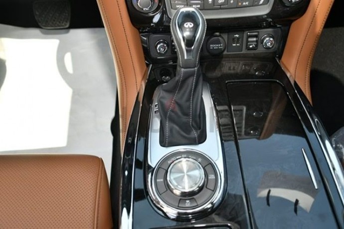 infiniti-qx80-luxry-full-option-gcc-3-years-local-delar-warranty-big-11