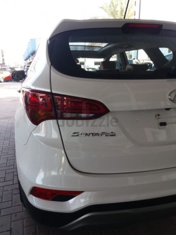 santa-fe-2017-gcc-spec-top-of-range-v6-33-moonroof-leather-navigation-big-8