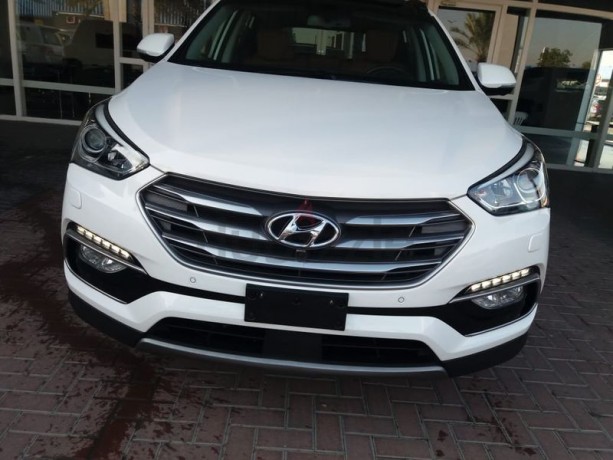 santa-fe-2017-gcc-spec-top-of-range-v6-33-moonroof-leather-navigation-big-6