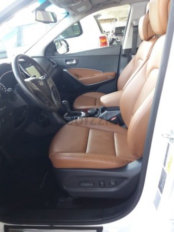 santa-fe-2017-gcc-spec-top-of-range-v6-33-moonroof-leather-navigation-big-5