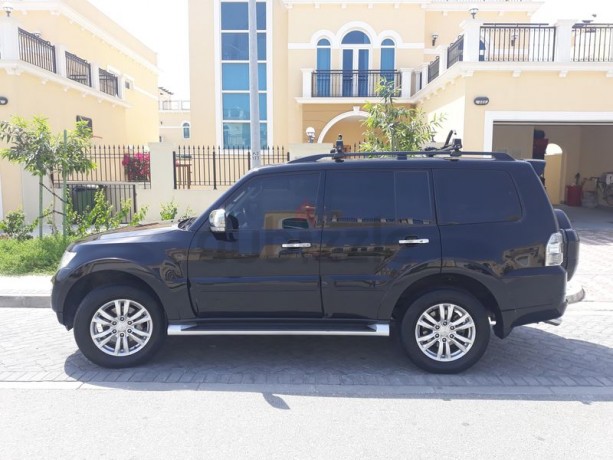luxury-5-doors-pajero-3-8-gls-2016-gulf-spec117000-km-big-9