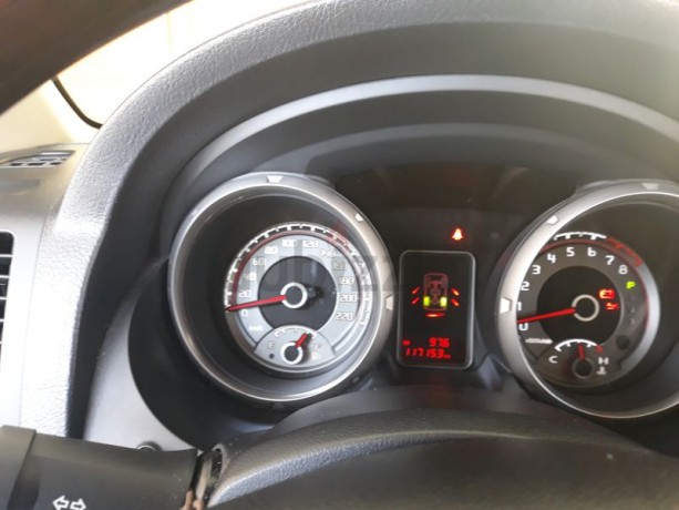 luxury-5-doors-pajero-3-8-gls-2016-gulf-spec117000-km-big-2